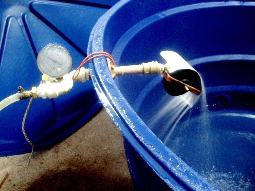 caixadaguageraenergia Mini hidroeléctrica con el tanque de agua de tu casa