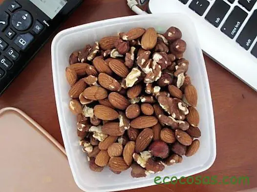 10 tips para comer saludable en la oficina 1